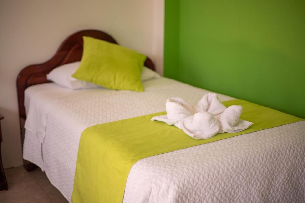 פורטו וילאמיל Hostal Gladismar מראה חיצוני תמונה