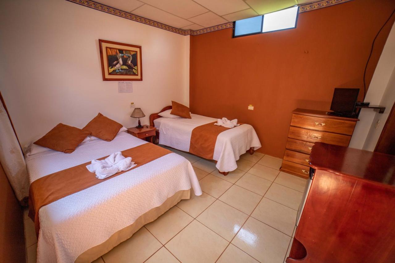 פורטו וילאמיל Hostal Gladismar מראה חיצוני תמונה