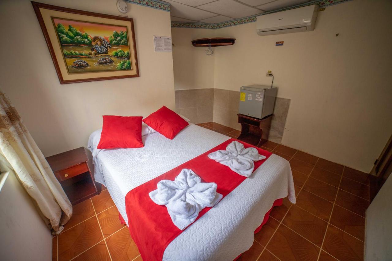 פורטו וילאמיל Hostal Gladismar מראה חיצוני תמונה